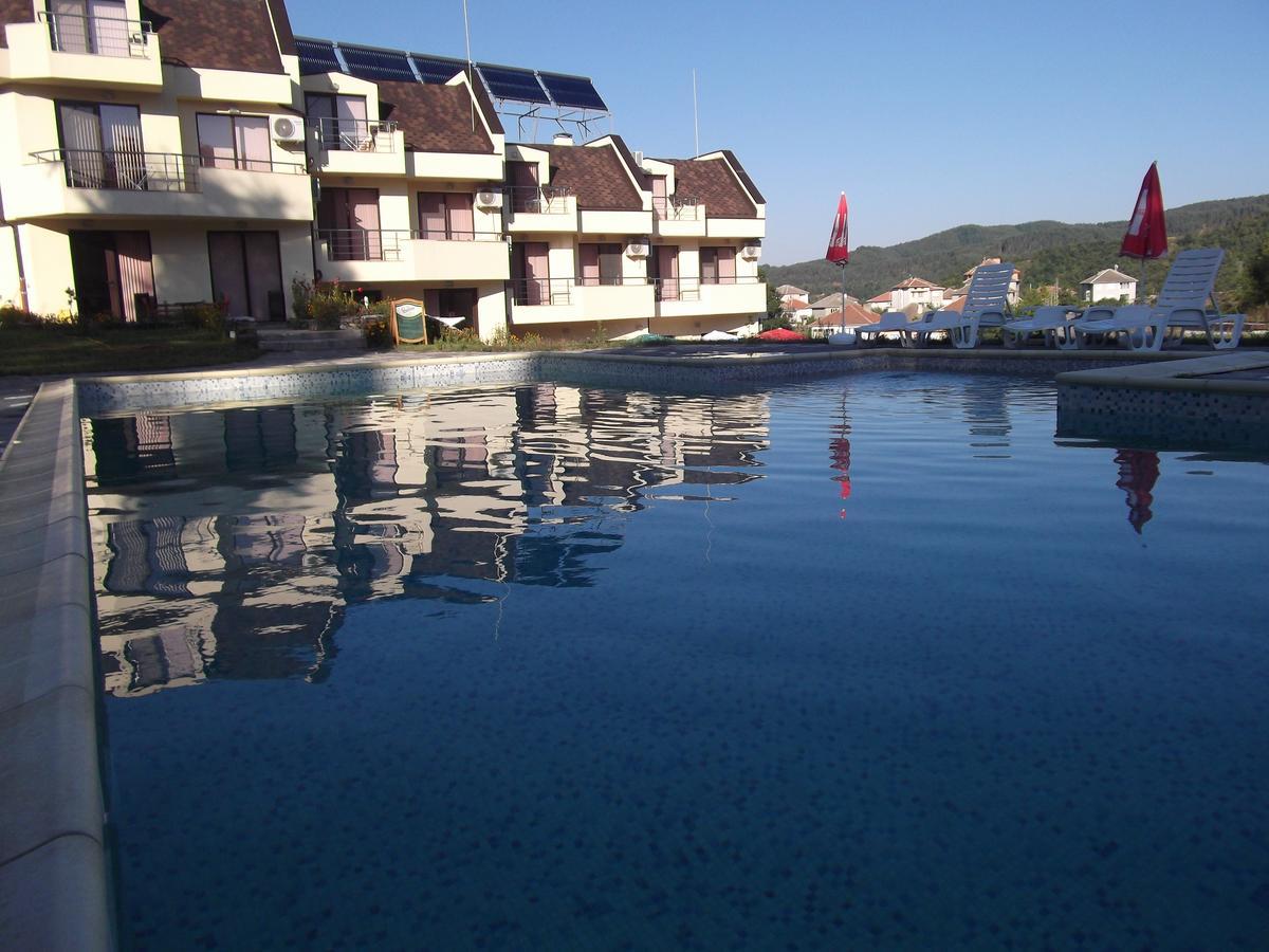 Hotel Enchevi เกียร์โกโว ภายนอก รูปภาพ