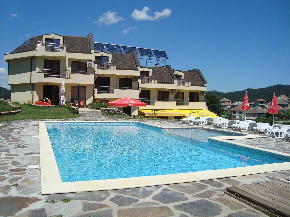 Hotel Enchevi เกียร์โกโว ภายนอก รูปภาพ