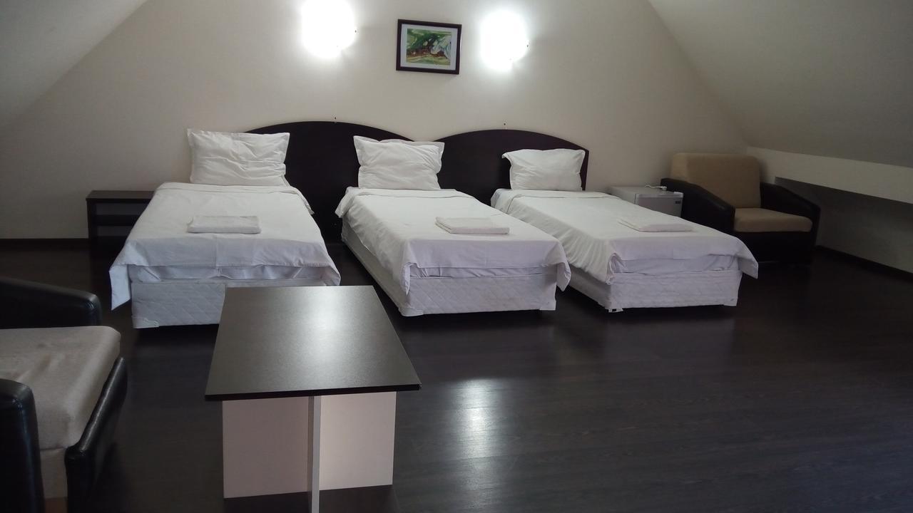 Hotel Enchevi เกียร์โกโว ภายนอก รูปภาพ
