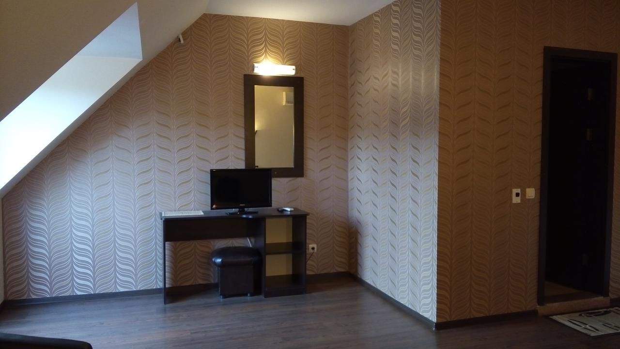 Hotel Enchevi เกียร์โกโว ภายนอก รูปภาพ